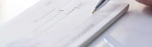 Bajer, cheques rechazados y más