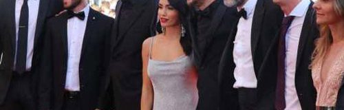 Sigman: ficha al cine, Acusada