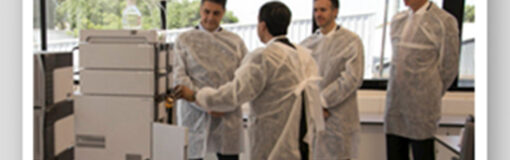 Novo: CEO global corta cintas