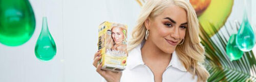 Lali se puso ultra rubia Garnier