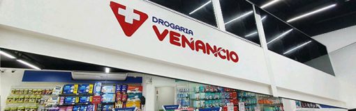 Venancio con doble corte de cintas