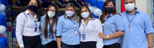 Pague Menos con dupla de aperturas