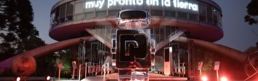 Puig lanzó fragancia Phantom, robot