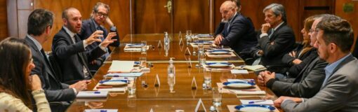 Gobierno y empresas de consumo, reunión