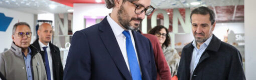 Adox con visita de Cancillería