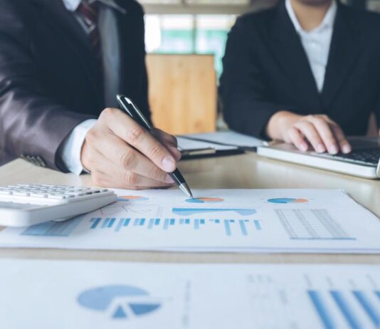 Licitación: Gador vs Tuteur en puja