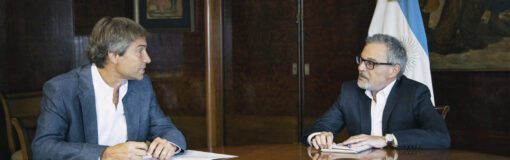 Autoridades sanitarias en reunión