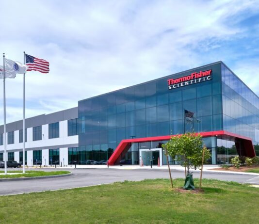 Thermo Fisher completa venta de microbiología