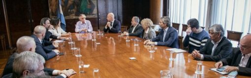 Lugones: primera reunión con ANMAT, PAMI y otros