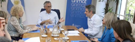 Lugones visitó la central de la ANMAT