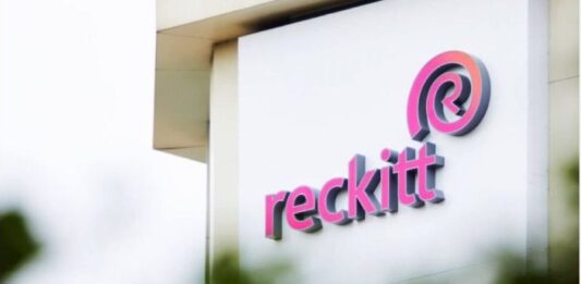 Reckitt vende Hogar a Advent