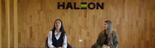 Corega con embajadores reales