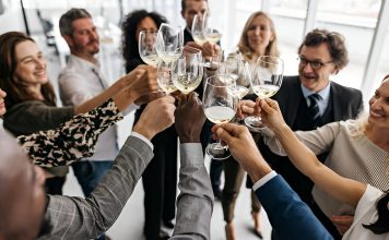 Servier con brindis de fin de año