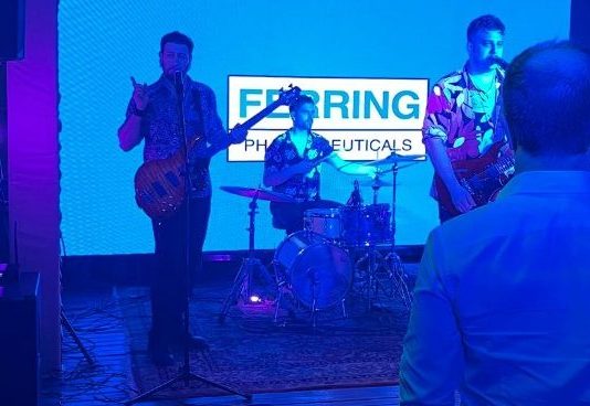 Ferring celebró el fin de año en Nómade