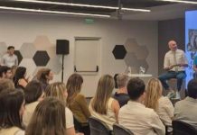 Pfizer con brindis de fin de año