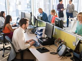 Genomma con full office en 2026