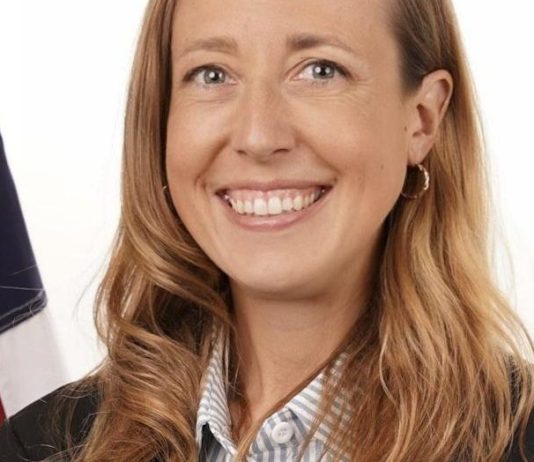 FDA nombra a Høeg directora interina del CDER Tracy Beth Høeg