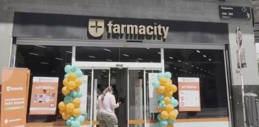 Farmacity se aggiorna en Diagonal Norte