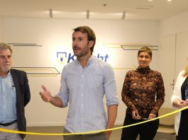 Knight se mudó al Olivos Building