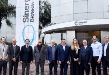 Lugones visitó Sinergium, vacunas