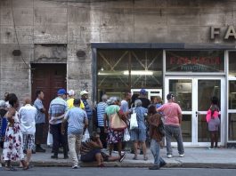 Cuba autoriza farmacias privadas