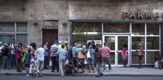 Cuba autoriza farmacias privadas